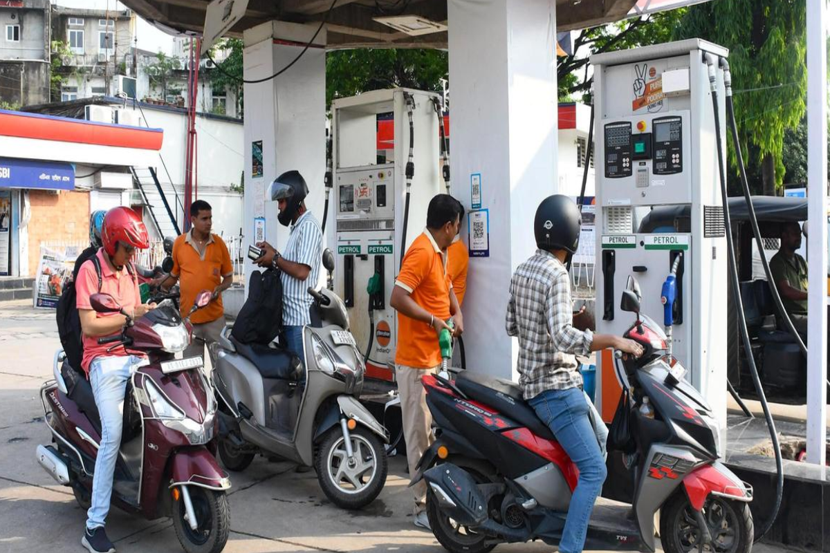 எரிபொருள் விலை திருத்தம் தொடர்பில் அமைச்சர் வெளியிட்ட முக்கிய அறிவிப்பு | Fuel Price Revision At The End Of September எரிபொருள் விலை திருத்தம் தொடர்பில் அமைச்சர் வெளியிட்ட முக்கிய அறிவிப்பு | Fuel Price Revision At The End Of September
