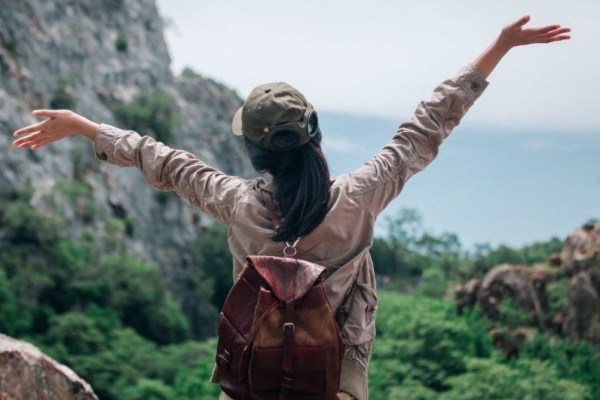 2026 ஆம் ஆண்டில் தனியாக பயணம் செய்ய சிறந்த நகரங்கள் - முதலிடத்தில் எந்த நகரம்? | Dublin Tops In 2026 Best City For Solo Travellers