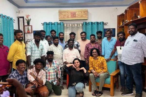 இன்றோடு முடிவுக்கு வந்த பாக்கியலட்சுமி: வைரலாகும் இனியாவின் எமோஷ்னல் பதிவு | Baakiyalakshmi Iniya Sharing Last Episode Photos