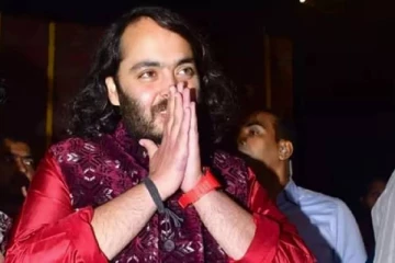 கோவிலுக்கு வரும்போது ஆனந்த் அம்பானி அணிந்திருந்த கைக்கடிகாரம்.., எத்தனை கோடி தெரியுமா?