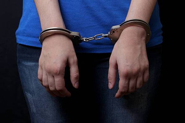 இஷாராவுக்கு உதவிய பெண் சட்டத்தரணி ஒருவர் அதிரடி கைது | Female Lawyer Arrested For Aiding Ishara Sewwandi இஷாராவுக்கு உதவிய பெண் சட்டத்தரணி ஒருவர் அதிரடி கைது | Female Lawyer Arrested For Aiding Ishara Sewwandi