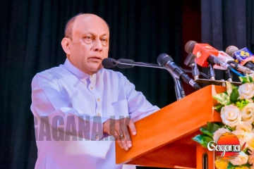 පක්ෂේ කෙනෙක් වැරදි කරාට නායකයා වගකියන්න ඕනේ නෑ, මොනවා කළත් අපේ නාමල්ගේ ප්රතිරූපයට හානි කරන්න බෑ - ලක්ෂ්මන්