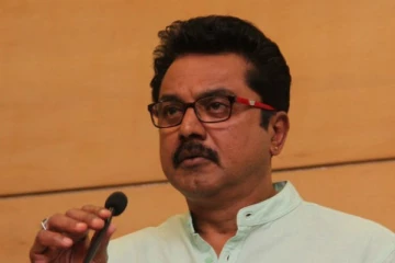 கோபத்தில் படப்பிடிப்பின் பாதியில் வெளியேறிய சரத்குமார்? காரணம் இதுதானா