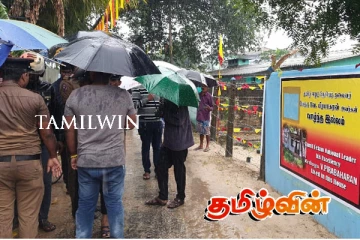 யாழ். வல்வெட்டித்துறையில் விடுதலைப் புலிகள் தலைவரின் வீட்டில் திரண்ட மக்கள்