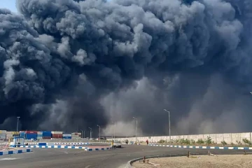 ඩුබායි වරාය ගිනි ගනී - ඉරාකයේ බෝම්බ පිපිරීමක් - 133ක් ජීවිතක්‍ෂයට