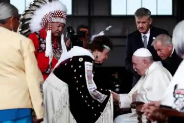 இனப்படுகொலைகளுக்கு மன்னிப்பு கேட்ட போப் பிரான்சிஸ்