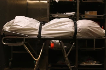 பேரதிர்ச்சியில் மருத்துவர்கள்! பிணவறையில் இருந்த நபருக்கு திடீரென்று உயிர் வந்த அதிசயம்