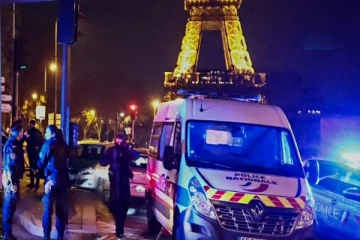 ஈபிள் கோபுரத்திற்கு அருகில் கொலை!