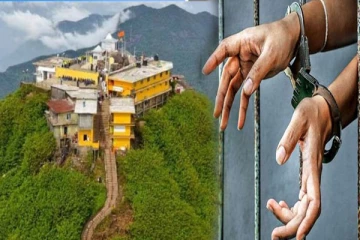 புனித தலத்தில் போதைப்பொருளுடன் சிக்கிய இளைஞர்கள்