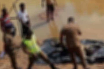 இளம் பெண் சடலமாக மீட்பு! அதே நாளில் தவறான முடிவெடுத்து உயிரிழந்த பெண்ணின் ஆசிரியர்