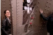 ஈபிள் கோபுரத்தை திருமணம் செய்த பெண்ணை தெரியுமா?: இவர்தான் அவர்!