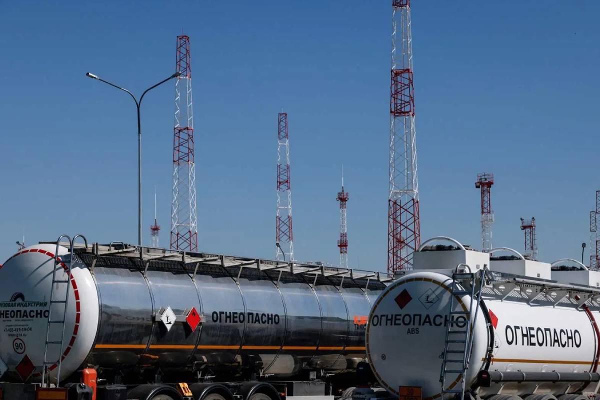 இக்கட்டான சூழல்... எரிபொருள் ஏற்றுமதி தொடர்பில் முக்கிய முடிவெடுத்த ரஷ்யா | Russia Ban Gasoline Exports