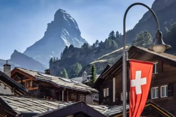 வரிகளுக்குத் தப்புவதற்காக சுவிட்சர்லாந்துக்கு குடிபெயரும் வெளிநாடொன்றின் செல்வந்தர்கள்