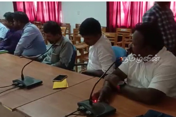 நாடளாவிய ரீதியில் எரிபொருள் நிலையங்களில் இடம்பெறும் மோசடி: மக்கள் குற்றச்சாட்டு (Photos) | Fraud At Fuel Stations Nationwide