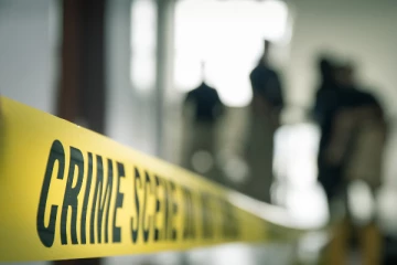 ஆந்திராவில் பரபரப்பு.. இளம்பெண்ணுக்கு போன் செய்த இளைஞரை கண்மூடித்தனமாக தாக்கிய இளைஞர்கள் .. நடந்தது என்ன?