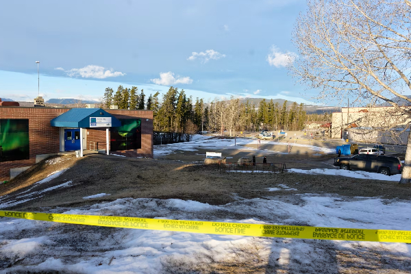 கனடாவில் பதற்றத்ததை ஏற்படுத்திய துப்பாக்கிச் சூடு : வெளியான திடுக்கிடும் பின்னணி | Canada School Shooting Latest Uodate Police