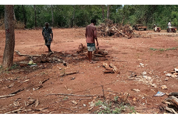யாழில் இராணுவத்தினர் விடுவித்த காணியை உரிமைகோரும் பெற்றோலிய கூட்டுத்தாபனம்; அதிர்ச்சியில் மக்கள்! | Petroleum Corporation Claimed Land People Yali