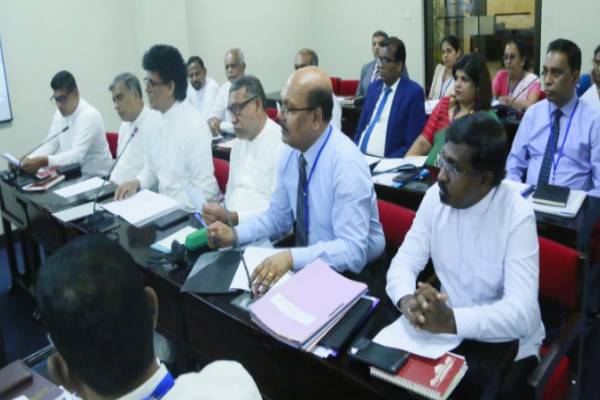 கொழும்புக்கு அவசரமாக அழைக்கப்பட்டுள்ள பிரதேச செயலாளர்கள் | All Divisional Secretaries Invited To Colombo