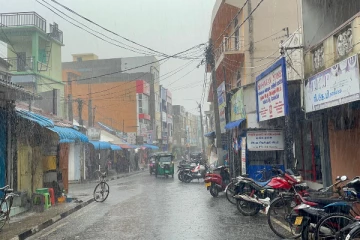 மன்னாரில் கடும் மழை: மக்களின் இயல்பு நிலை பாதிப்பு (Video)