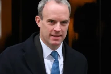 බ්‍රිතාන්‍ය නියෝජ්‍ය අගමැති ධුරයෙන් ඉල්ලා අස්වූ හේතුව..