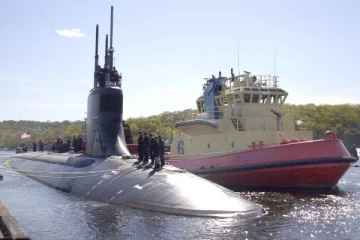 மர்ம பொருள் மீது மோதிய அமெரிக்க அணுசக்தி நீர்முழ்கி கப்பல்! பலர் படுகாயம்