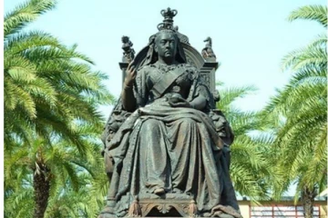 பழங்குடி குழந்தைகளின் எச்சங்கள் பல கண்டுபிடிப்பு! கனடாவில் கவிழ்க்கப்பட்ட சிலைகள்