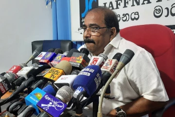 கஜேந்திரகுமார் தரப்பின் செயல் சந்தர்ப்பவாத அரசியல் - சுரேஷ் பிரேமச்சந்திரன் சுட்டிக்காட்டு
