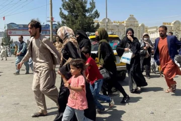 காபூல் விமானநிலையத்தில் நடந்த துப்பாக்கி சூடு.. 40 பேர் உயிரிழப்பு; பரபரப்பு தகவல்!