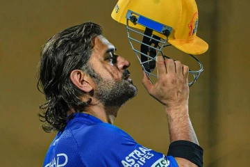 இது மட்டும் முடியவில்லை என்றால், உலக கோப்பை ஆட முடியாது - தோனி எச்சரிக்கை