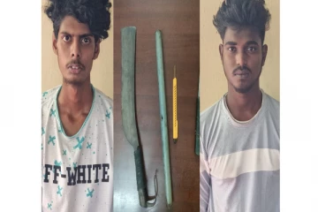 பாரில் பட்டா கத்தியை சுழற்றி மது பாட்டில்களை துாக்கி சென்ற மர்ம நபர்கள்! துரத்தி பிடித்த போலீசார்