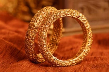 எகிறிய வேகத்தில் சற்று இறக்கம் காட்டிய தங்கம் விலை - எவ்வளவு தெரியுமா?