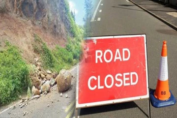 மண்சரிவு அபாயம் காரணமாக தற்காலிகமாக மூடப்பட்ட பெலவத்தை- நெளுவை வீதி