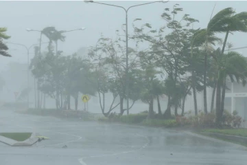 இலங்கை பல பகுதிகளில் மின்சார தடை - இயல்பு வாழ்க்கை பாதிப்பு