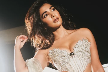 உச்சகட்ட கவர்ச்சியில் பூஜா ஹெக்டே.. ஹாட் ஸ்டில்கள்