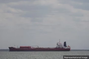 அமெரிக்காவின் தடைக்கு உள்ளான 3 ஈரான் எண்ணெய் கப்பல்களை சிறைப்பிடித்த இந்தியா