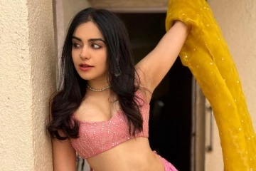 எல்லைமீறும் கவர்ச்சியில் அடா ஷர்மா! ஹாட் புகைப்பட தொகுப்பு