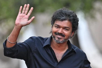 தேர்தல் அறிவிப்பு.. சிபிஐ-யில் இருந்து வெளியில் வரும்போது விஜய் செய்ததை பாருங்க