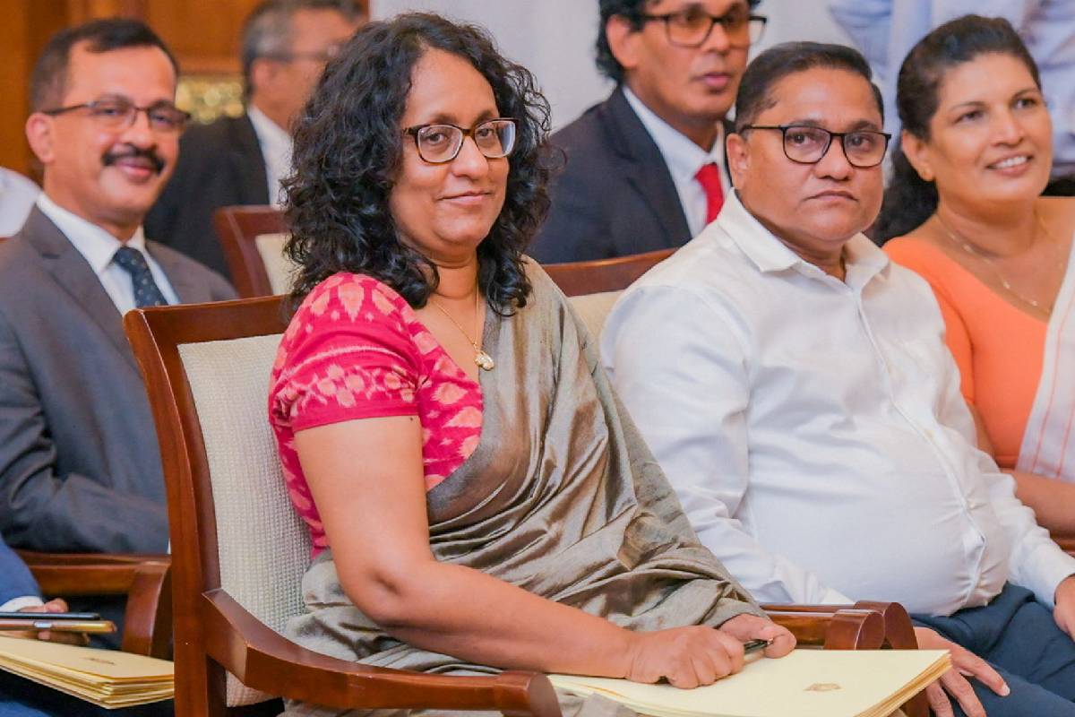 22ஆவது அரசியலமைப்புத் திருத்தம்: பிரதமரின் மௌனம் ஏற்படுத்தியுள்ள சந்தேகம்! | Harini Amarasuriya 22Nd Constitutional Amendment 22ஆவது அரசியலமைப்புத் திருத்தம்: பிரதமரின் மௌனம் ஏற்படுத்தியுள்ள சந்தேகம்! | Harini Amarasuriya 22Nd Constitutional Amendment