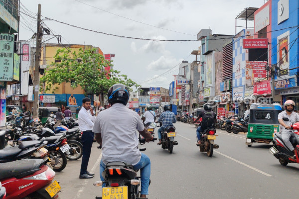 வவுனியாவில் தோல்வியடைந்த கடையடைப்பு : பெரும்பாலான வர்த்தக நிலையங்கள் திறப்பு | North East Harththal Vavuniya Current Situation