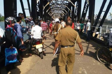 உருக்குலைந்த நிலையில் வாவியில் மிதந்த சடலம்