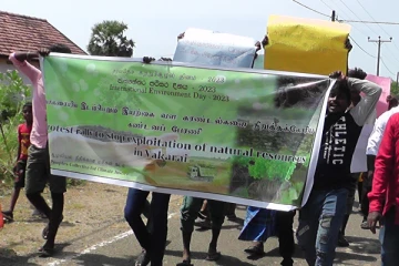 மட்டக்களப்பில் சூழல் மாசடைவிற்கு எதிராக கண்டனப் பேரணி (Photos)