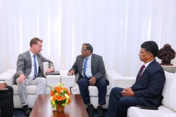 காணி விடுவிப்புக்கள் தொடர்பில் வடக்கு ஆளுநரிடன் கேட்டறிந்த அமெரிக்க தூதரக அதிகாரி