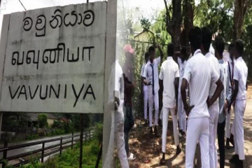 வவுனியாவில் சாதாரண தர பரீட்சை இடைவேளையில் மாணவர்கள் முரண்பாடு