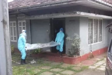 தனியாக வசித்து வந்த பெண்ணொருவர் வீட்டில் இருந்து சடலமாக மீட்பு!