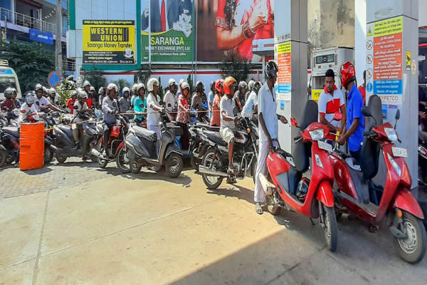 எகிறும் எரிபொருட்களின் விலை? நிதி அமைச்சிடம் மத்திய வங்கி ஆளுநர் கோரிக்கை - ஐபிசி தமிழ்