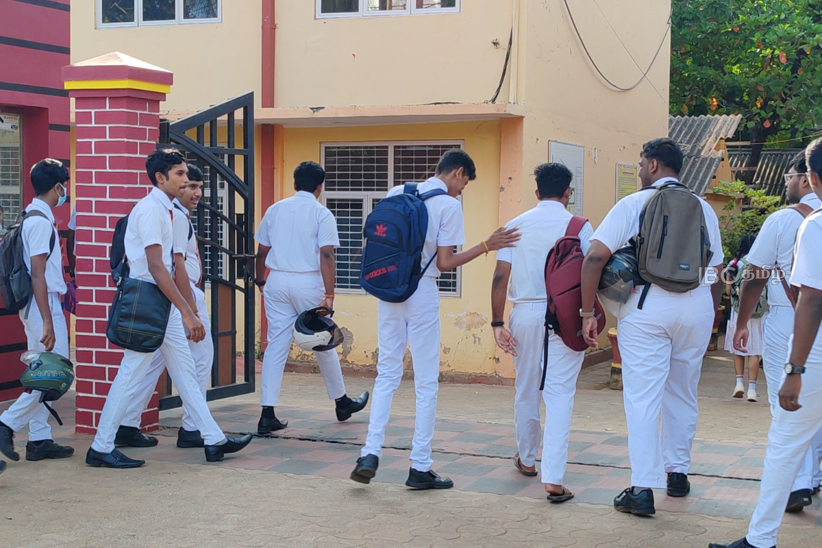 முற்றிலும் தடை: உயர்தரப் பரீட்சை இன்று ஆரம்பம் - மாணவர்களுக்கு முக்கிய அறிவிப்பு | 2026 Gce Advanced Level Examination Begins Today முற்றிலும் தடை: உயர்தரப் பரீட்சை இன்று ஆரம்பம் - மாணவர்களுக்கு முக்கிய அறிவிப்பு | 2026 Gce Advanced Level Examination Begins Today
