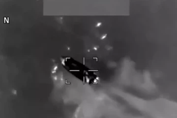 கரீபியன் கடலில் படகின் மீது அமெரிக்க ராணுவம் தாக்குதல் ; பறிபோன உயிர்கள்