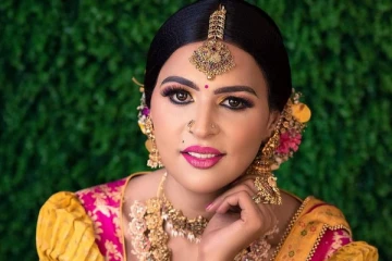 பிக்பாஸ் புகழ் திருநங்கை நமீதாவுக்கு இவ்வளவு பெரிய மகளா? இதுவரை யாரும் பார்த்திராத அரிய புகைப்படம்!