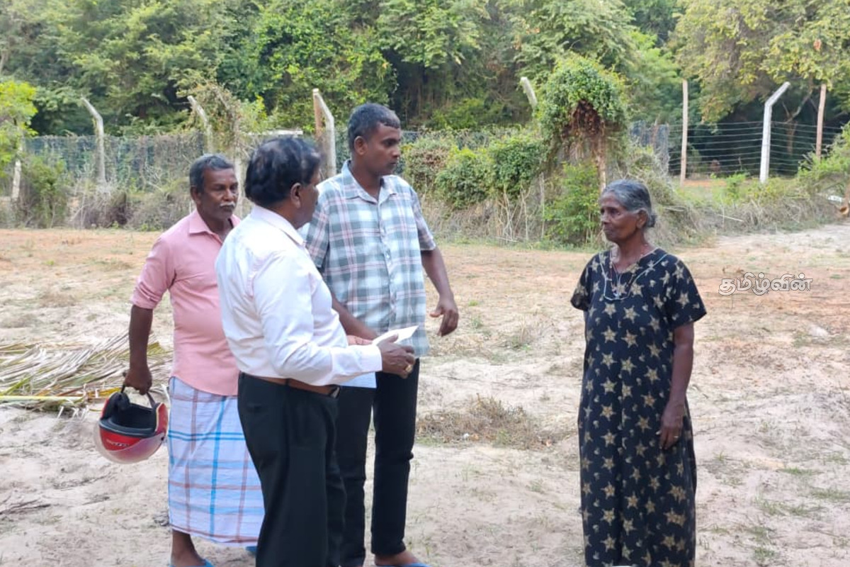 முல்லைத்தீவில் அதிகரிக்கும் யானை அட்டகாசம் - நேரில் சென்று பார்வையிட்ட எம்.பி. ரவிகரன் | Escalating Elephant Menace In Mullaitivu முல்லைத்தீவில் அதிகரிக்கும் யானை அட்டகாசம் - நேரில் சென்று பார்வையிட்ட எம்.பி. ரவிகரன் | Escalating Elephant Menace In Mullaitivu