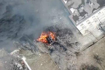 ரஷ்ய ஆயுதம் தாங்கிய வாகனங்களையும் கட்டுப்பாட்டு மையத்தையும் ட்ரோன்கள் மூலம் சுத்தமாக காலி செய்த உக்ரைன்